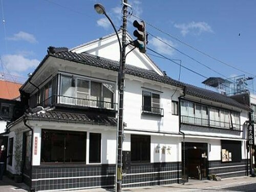 Kadokyu Ryokan, Buchen Sie Pension Takaoka Toyama