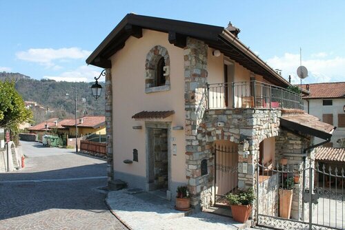 Appartamenti Casa Rita & Antica Corte Ginevra, Забронировать Отель Отели Тремозине-суль-Гарды с парковкой, Парковка