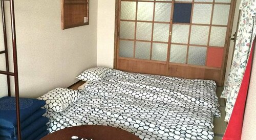 Tsukiji Hostel Wakayama 2, Забронировать Хостел Отели Вакаяма с парковкой, рядом с Wakayama History Museum, Парковка