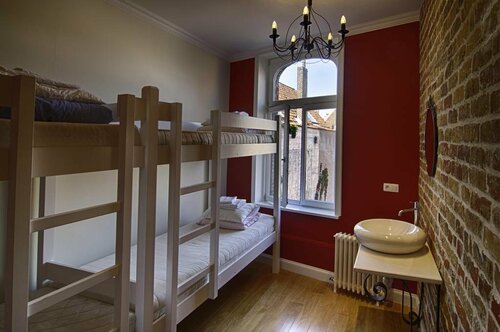 Hostel Lybeer Bruges, Забронировать Хостел Исторический центр Брюгге, рядом с Genuese Loge