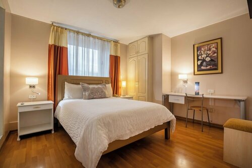 Hotel Sandmelis, Забронировать Отель Отели Кито с парковкой, рядом с Multicines, Парковка