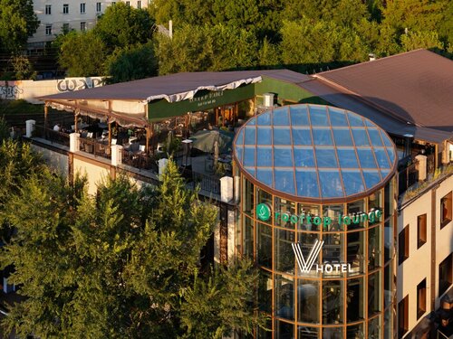 Отель V Hotel&Rooftop Lounge, Забронировать Отель Отели Владивостокского городского округа с бассейном, Бассейн