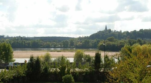 Domaine de lOie Rouge, Забронировать Отель Женн 