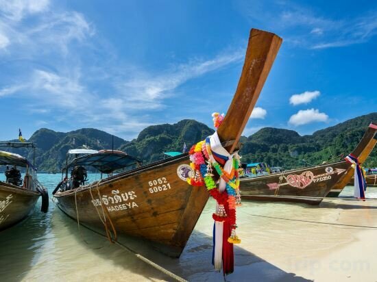 Summer Sea Phi Phi Island