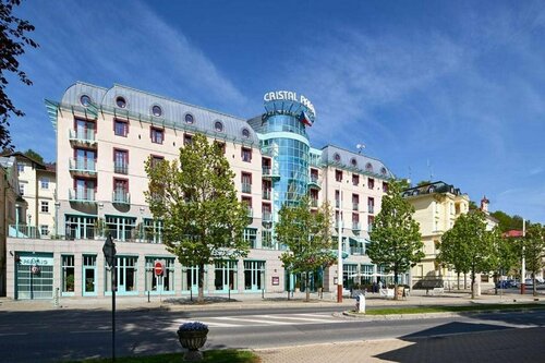 OREA Spa Hotel Cristal, Забронировать Курортный отель Мареанске-Лазне Карловарский край, рядом с St. Vladimír's Orthodox Church