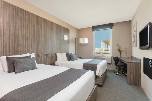 Four Points By Sheraton Distrito Uno Chihuahua, Book Hotel Hoteller i Chihuahua med parkering, Parkering