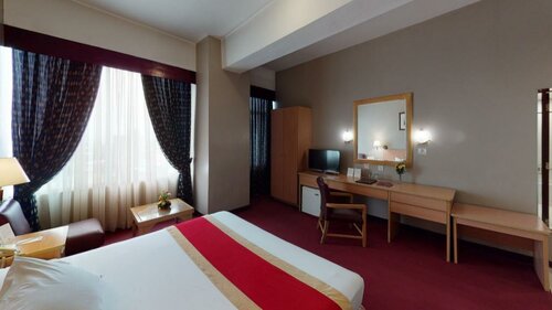 Great Eastern Hotel Quezon City, Rezerwuj Hotel Hotele w Manila z Parkingiem, Parking
