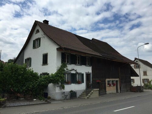 Elwira's B&B, Rezervați Bed and Breakfast Embrach Zürich