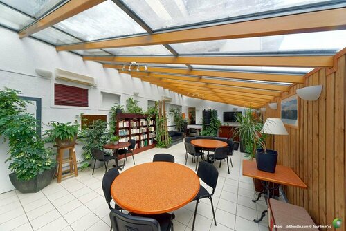 Les Silénes, Book Hotel Hoteller i Rhône-Alps med parkering, Parkering