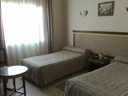 Hotel Maamoura, Забронировать Отель Отели Касабланки 3 звезды, рядом с Центральный рынок Касабланки, 3*