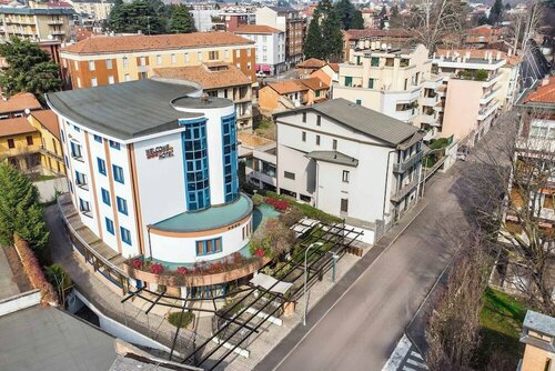 Welcome Hotel, Забронировать Отель Отели в центре Леньяно с завтраком, отели в центре Леньяно с завтраком