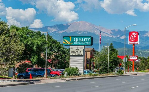 Quality Inn & Suites Garden Of The Gods, Забронировать Отель Отели Колорадо-Спрингса 4 звезды, рядом с Trampoline World Gymnastics, 4*