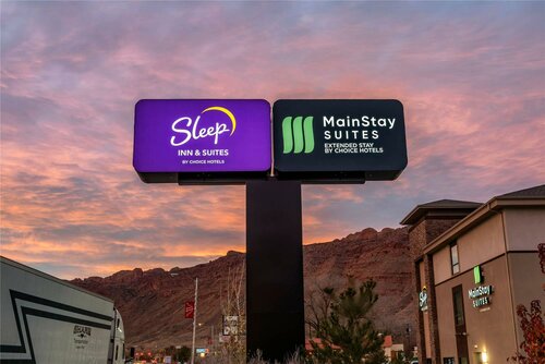 MainStay Suites Moab near Arches National Park, Забронировать Отель Отели Моав с бассейном, Бассейн