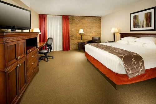 Hotel Lotus Kansas City Merriam, 预订 酒店 Merriam 堪萨斯州