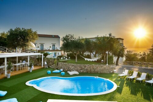 MelRose, Book Lejlighed Sorrento hoteller med pool, Swimmingpool
