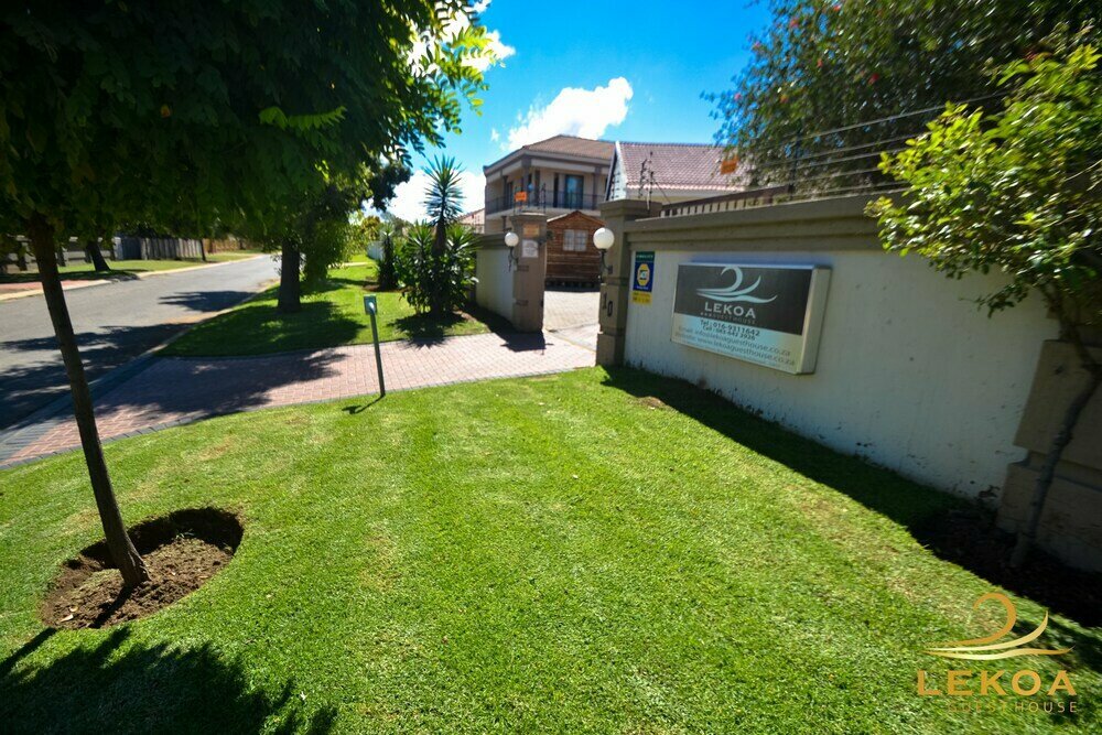 Lekoa Bed and Breakfast and Trading
