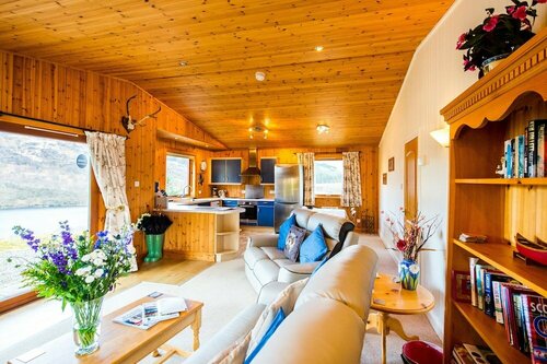 Raven Lodge with beautiful views of Loch Dochart, Забронировать Дом для отпуска Виллы Центральной Шотландии, Вилла