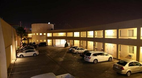 American Inn Hotel & Suites Hidalgo del Parral, Book Hotel Hoteller i Chihuahua med parkering, Parkering