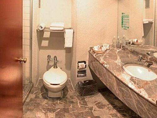 Hotel Valle de Mexico Toreo, Забронировать Отель Отели Мехико с парковкой, Парковка