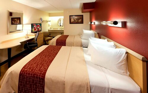 Red Roof Inn Detroit - Royal Oak/Madison Heights, Book Hotel Hoteller i Michigan med parkering, Parkering