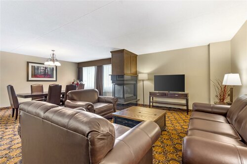 Best Western Plus Dryden Hotel and Conference Centre, Reserva ahora Hotel Hoteles en Dryden con aparcamiento, Aparcamiento