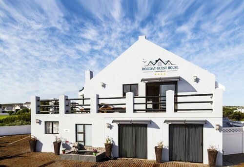 Holiday Guesthouse Langebaan, Забронировать Гостевой дом Отели Лангебан с парковкой, рядом с Гольф-клуб Langebaan, Парковка