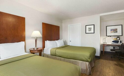 Saskatoon Thriftlodge, Prenota Hotel Hotel a Saskatchewan con parcheggio, Parcheggio
