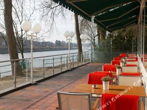 Conventgarten Hotel & Restaurant - direkt am Nord-Ostsee-Kanal, Забронировать Отель Отели Рендсбург 4 звезды, рядом с Христианская церковь, 4*