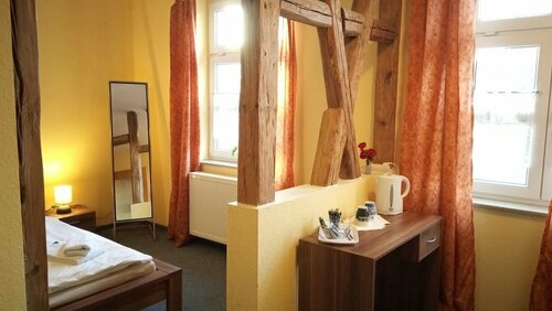 Gasthof Zur Rose, Rezervați Hotel Hoteluri în Weimar cu parcare, Parcare