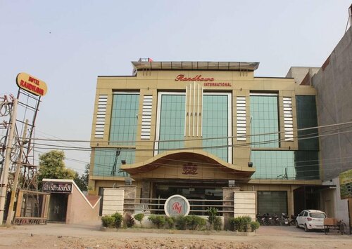 Hotel Randhawa International