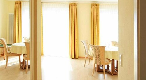 Hotel Garni Golf, Prenota Hotel Ascona 