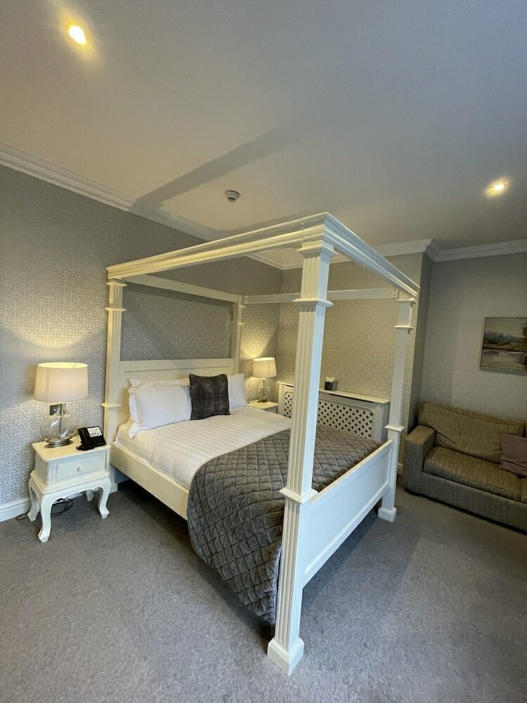 Inglewood Manor