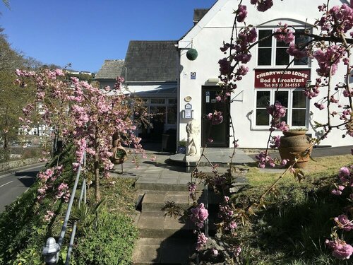 Cherrywood Lodge, Book Bed and Breakfast Hotels in Looe with Parking, near Looe Beach, Parking