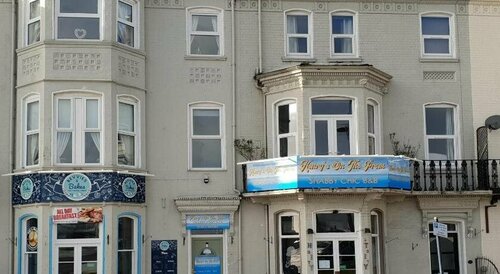 Henrys On The Prom, Забронировать Отель «постель и завтрак» Отели Грейт-Ярмут с парковкой, рядом с Palace Casino, Парковка
