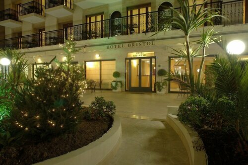 Hotel Bristol, Забронировать Отель Алассио Ривьера-делле-Пальме