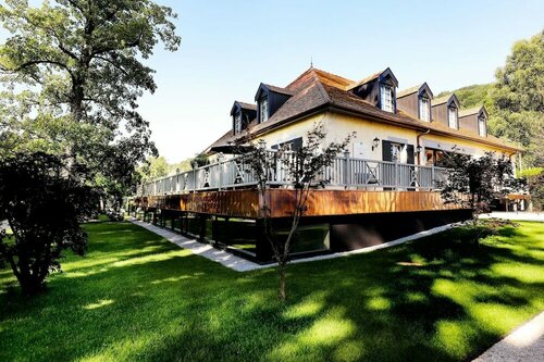 Chateau De Germigney, Đặt Khách sạn  