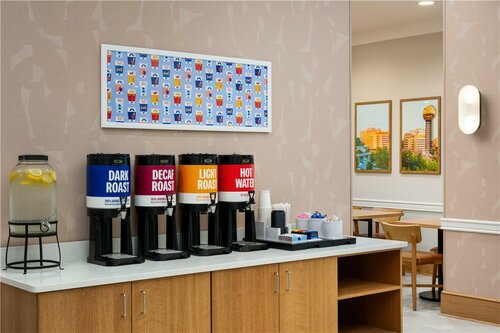 Hampton Inn & Suites Knoxville-Turkey Creek Farragut, Забронировать Отель Отели Теннесси с завтраком, Завтраки