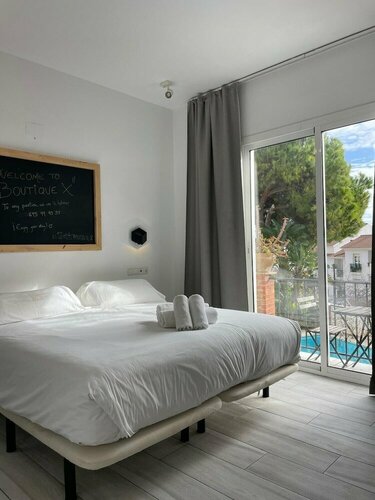 White Village Boutique, Benalmádena, Забронировать Бутик-отель Отели Бенальмадена с парковкой, Парковка