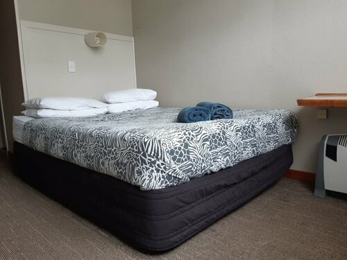 Ariki Backpackers, Забронировать Хостел Нью-Плимут Stratford Mountain Club, рядом с Brooklands Zoo