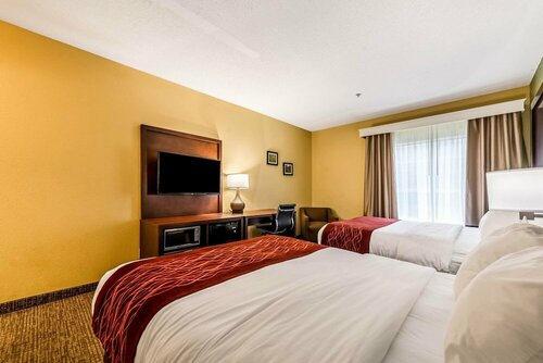 Comfort Inn & Suites Dayton Northwest - Englewood, Забронировать Отель Отели Энглвуд с парковкой, Парковка