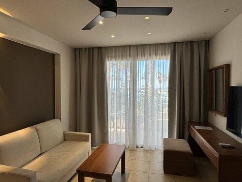 Royal Heights Resort, Rezerwuj Ośrodek wypoczynkowy Hotele w Retimno z basenem, Basen