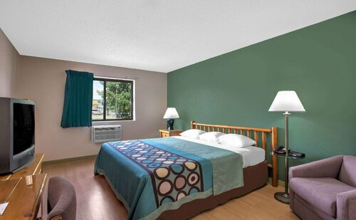 Super 8 Ticonderoga, Book Mini-hotel  