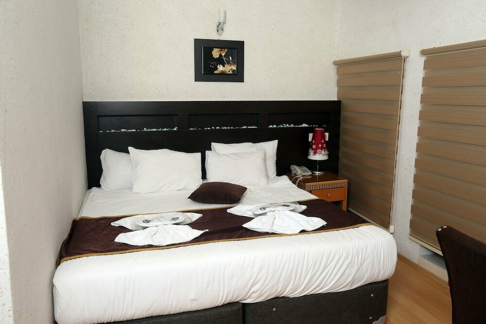 Letter Hotel