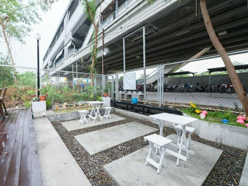 Nang Ta Yon At Ban Thap Chang Hostel