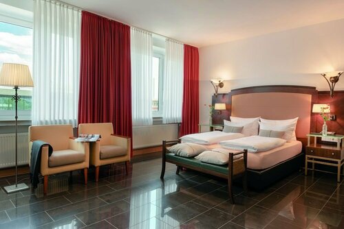 Hotel Conti Am Hauptbahnhof, Забронировать Отель Отели Мюнстера с бассейном, рядом с Центральный железнодорожный вокзал Мюнстера, Бассейн