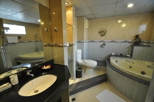 Sunflower Hotel District 10, Забронировать Отель Отели District 10 3 звезды, 3*