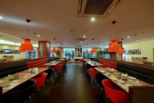 Lemon Tree Hotel, Delhi Airport, Забронировать Отель Отели Нью-Дели с парковкой, Парковка