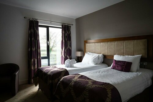 Ballyrobin Hotel, Buchen Sie Hotel Antrim Lough Neach