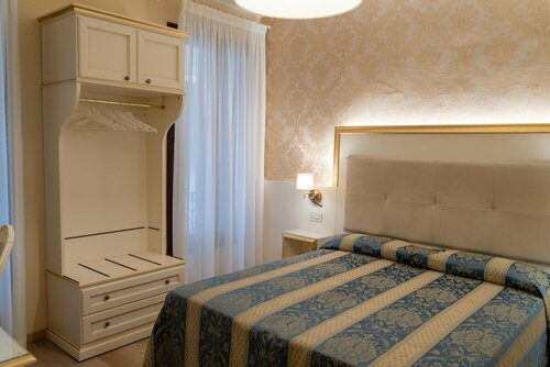 Hotel Tivoli, Забронировать Отель Дорсодуро Венеция, рядом с Дворец Ка-д'Оро