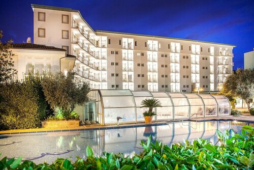 Hotel Aurelia, Забронировать Отель Морской Милан Ravenna Area, рядом с Гольф-клуб Adriatic Cervia